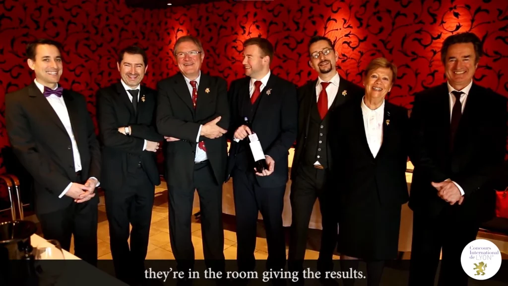 Vidéo évènement avec 5 meilleurs sommelier de france : élection du meilleur vin du monde