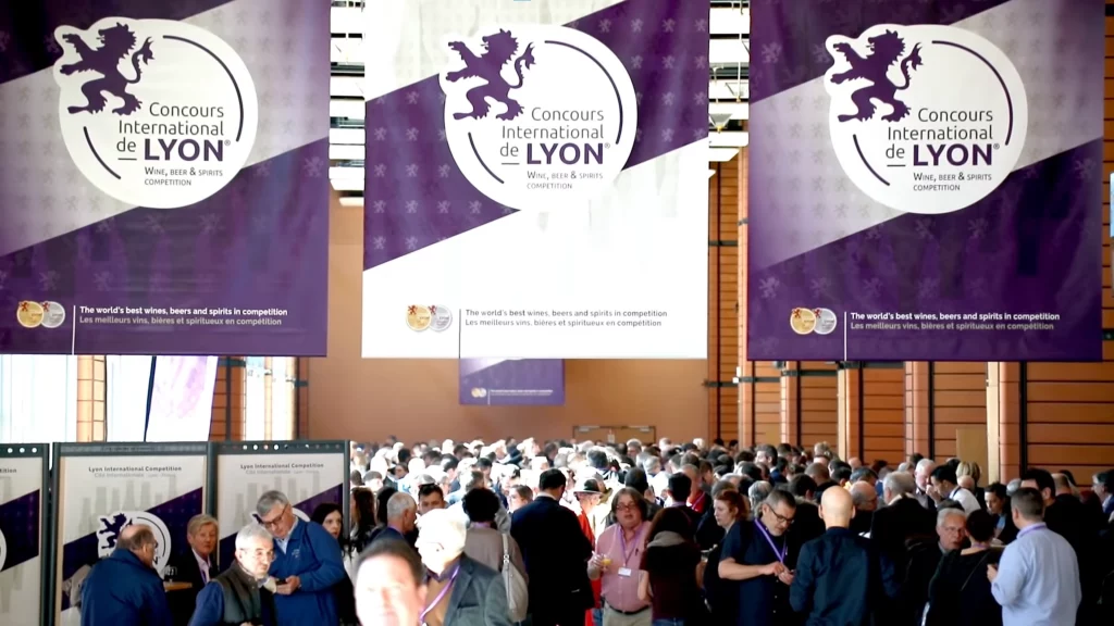 Reportage vidéo et interview lors de l'évènement du concours international des vins, bières et spiritueux
