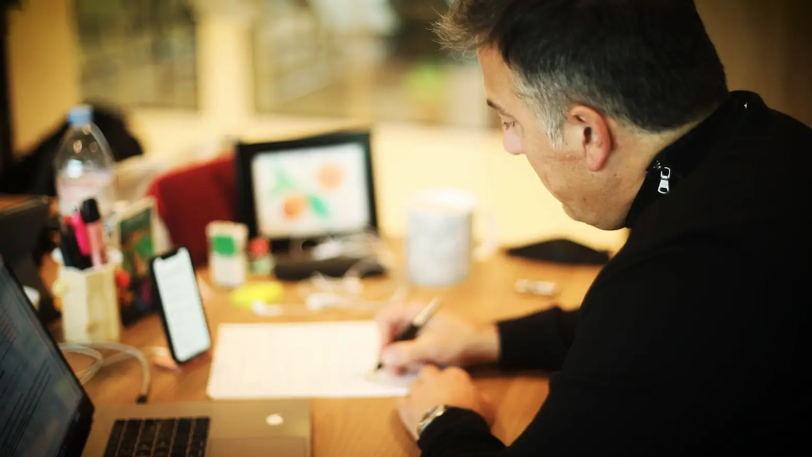 Photo corporate travail au bureau startup entreprise Paris Lyon